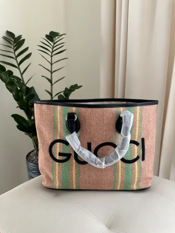 tote medium embroidery
