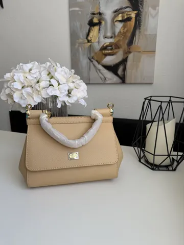 Apricot
