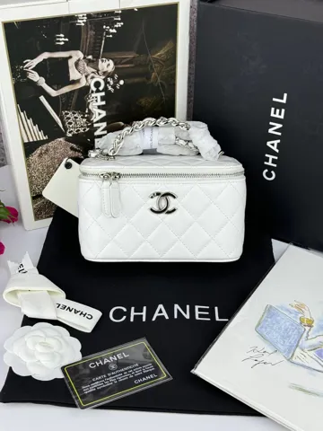 Chanel White Silver (з дзеркалом)