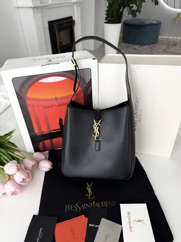 Yves Saint Laurent Le 5 A 7 Black Gold