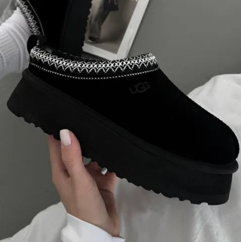 UGG Tasman