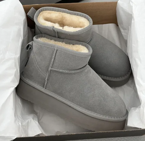 UGG Ultra Mini Platform