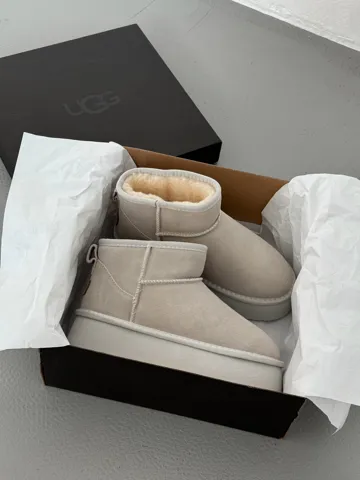 UGG Ultra Mini Platform