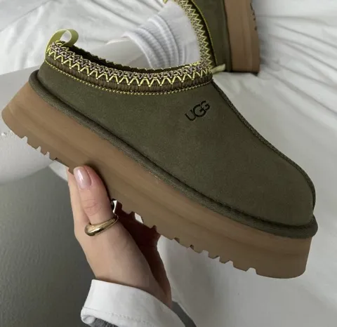 UGG Tasman