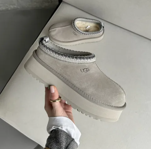 UGG Tasman