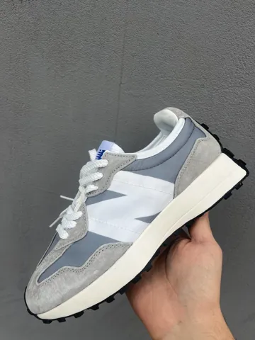 New Balance 327