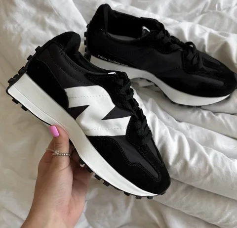 New Balance 327 Black Premium