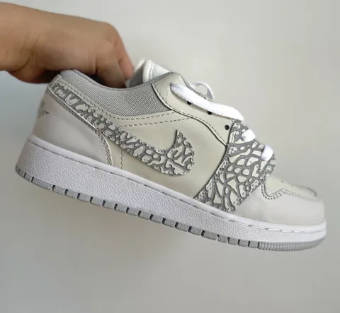 Jordan Low Smoke Grey