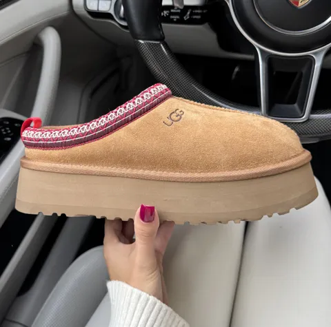 UGG Tasman