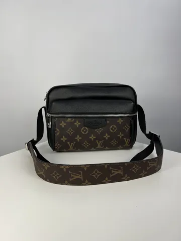 LV
