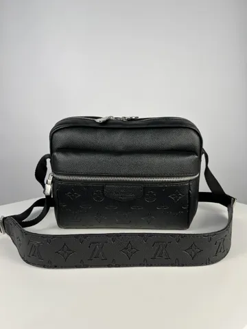 LV
