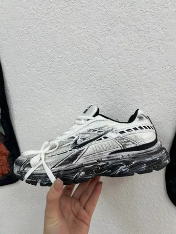 Nike Initiator Custom White/Black