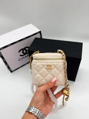 Chanel Mini Vanity Case in Cream Lambskin Gold-Tone Hardware