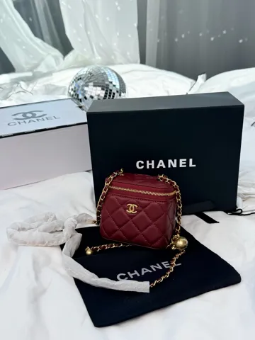 Chanel Mini Vanity Case in Bordo Lambskin Gold-Tone Hardware