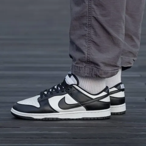 Nike SB Dunk Black White