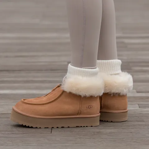 UGG Funkette Boot Chestnut Suede