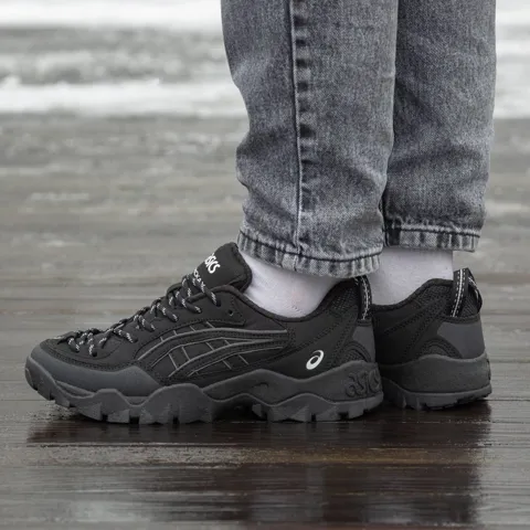 Asics Gel-Pickax Black