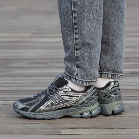 New Balance 1906r Black Bronz