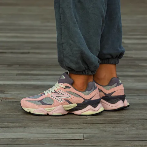New Balance 9060 Pink