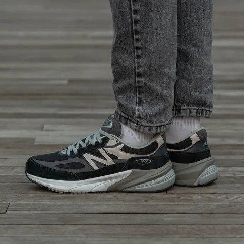 New Balance 990 v6 Grey Black