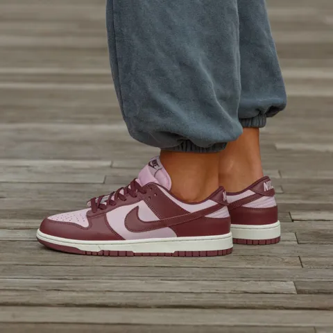 Nike SB Dunk Low Bordo Pink