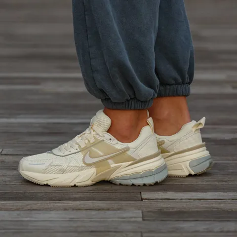 Nike Runtekk Beige