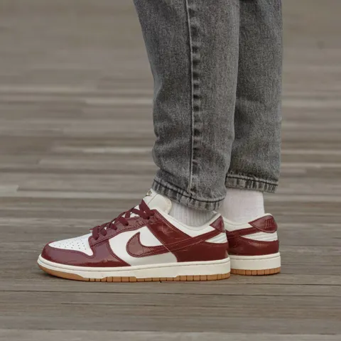 Nike Sb Dunk Burgundy Croc
