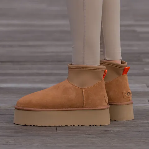 UGG Classic Dipper Boot Mid Chestnut