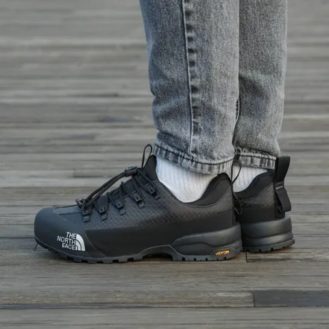 The North Face Glenclyffe Low Black White logo