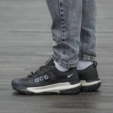 Nike Acg Moutain fly Gore Tex Black Beige