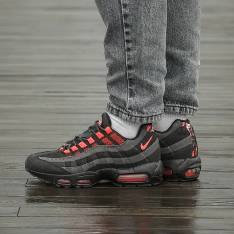 Nike Air Max 95 'Black Laser Crimson'