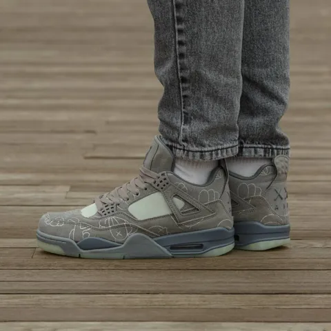 Air Jordan 4 Retro Kaws Grey