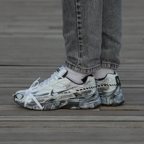 Nike Initiator Custom White Black
