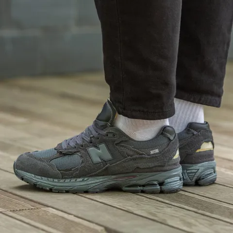 New Balance 2002R Protection Pack Phantom