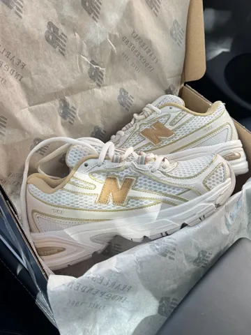 740 White/Yellow