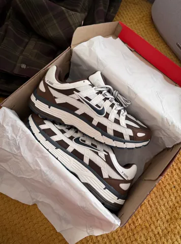 P-6000 White/Brown