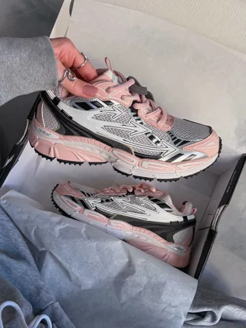 BE RIGHT BACK “LIGHT PINK”