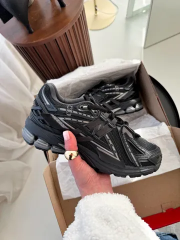 NB1906A Black