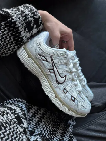 P-6000 White/Black