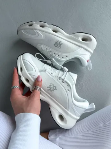 On Cloudsolo x Loewe White
