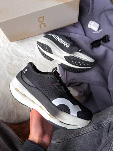On Cloudboom Runner Black/White