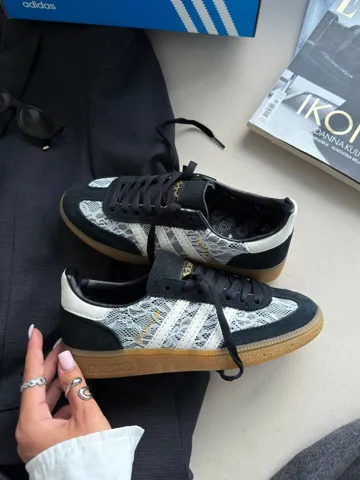 Spezial Lace Black