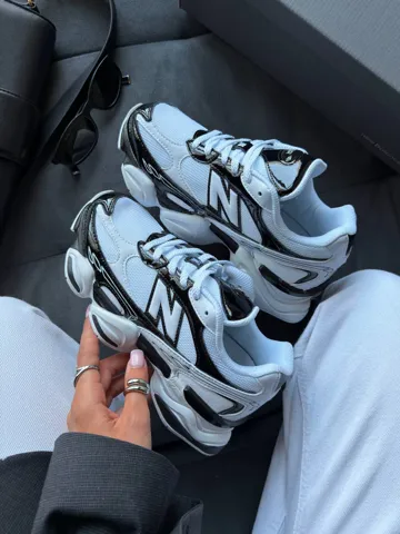 9060R Black/White