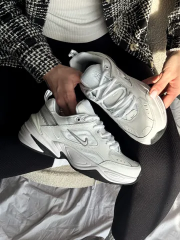 M2K Tekno White Black