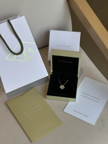 Van Cleef & Arpels Pendant Vintage Alhambra Onyx K18 Yellow Gold