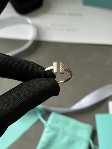 Tiffany T Wire Ring in Rose Gold 18k Mother-of-pearl