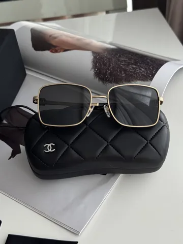 Chanel Black/Gold 2219 C.124 S 56/18/142