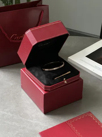 Cartier Love Diamond 18k Yellow Gold Bracelet 18