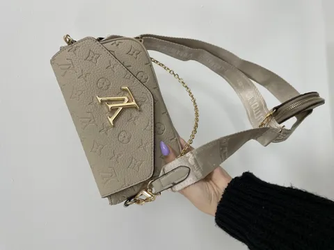 Louis Vuitton Pochette Leather