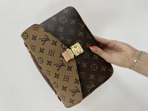 Louis Vuitton Pochette Metis